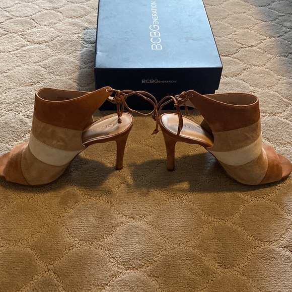 Heels - Picture 2 of 4